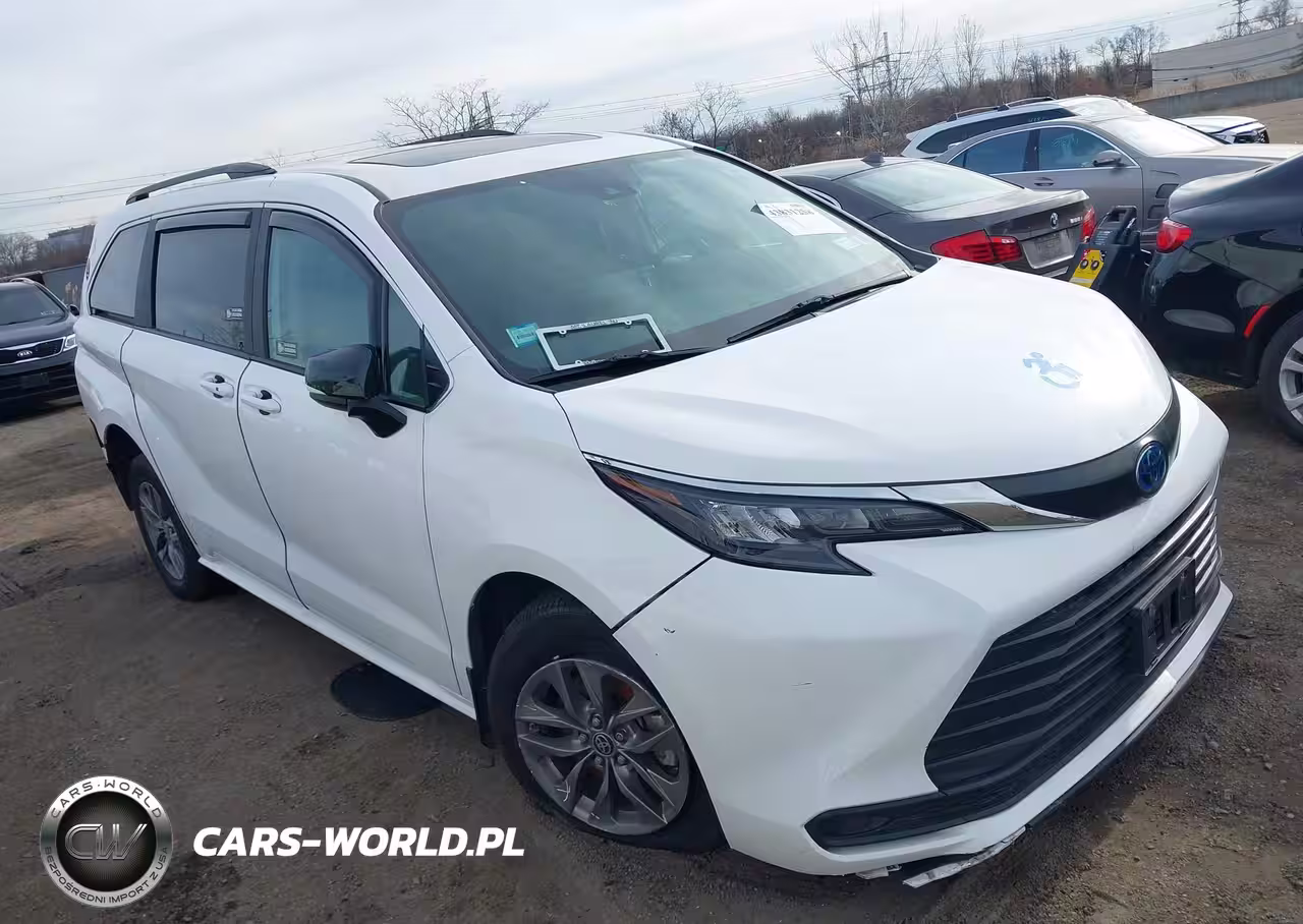 2024 Toyota Sienna Le