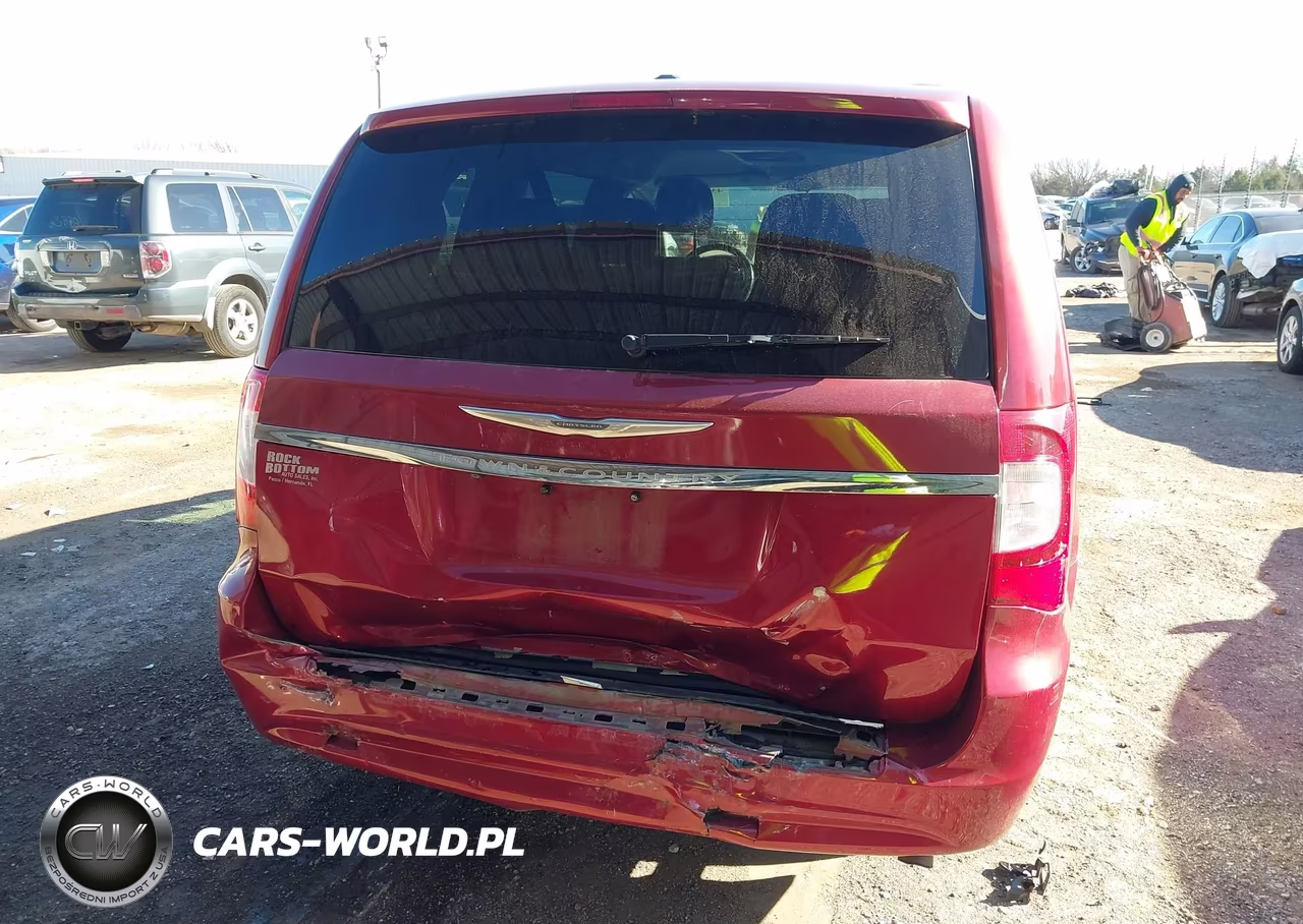 2015 Chrysler Town & Country Touring VIN:2C4RC1BG5FR583176 - 16