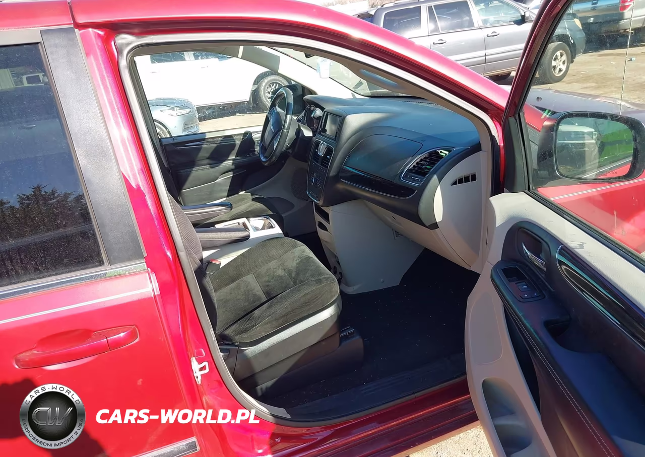 2015 Chrysler Town & Country Touring VIN:2C4RC1BG5FR583176 - 5