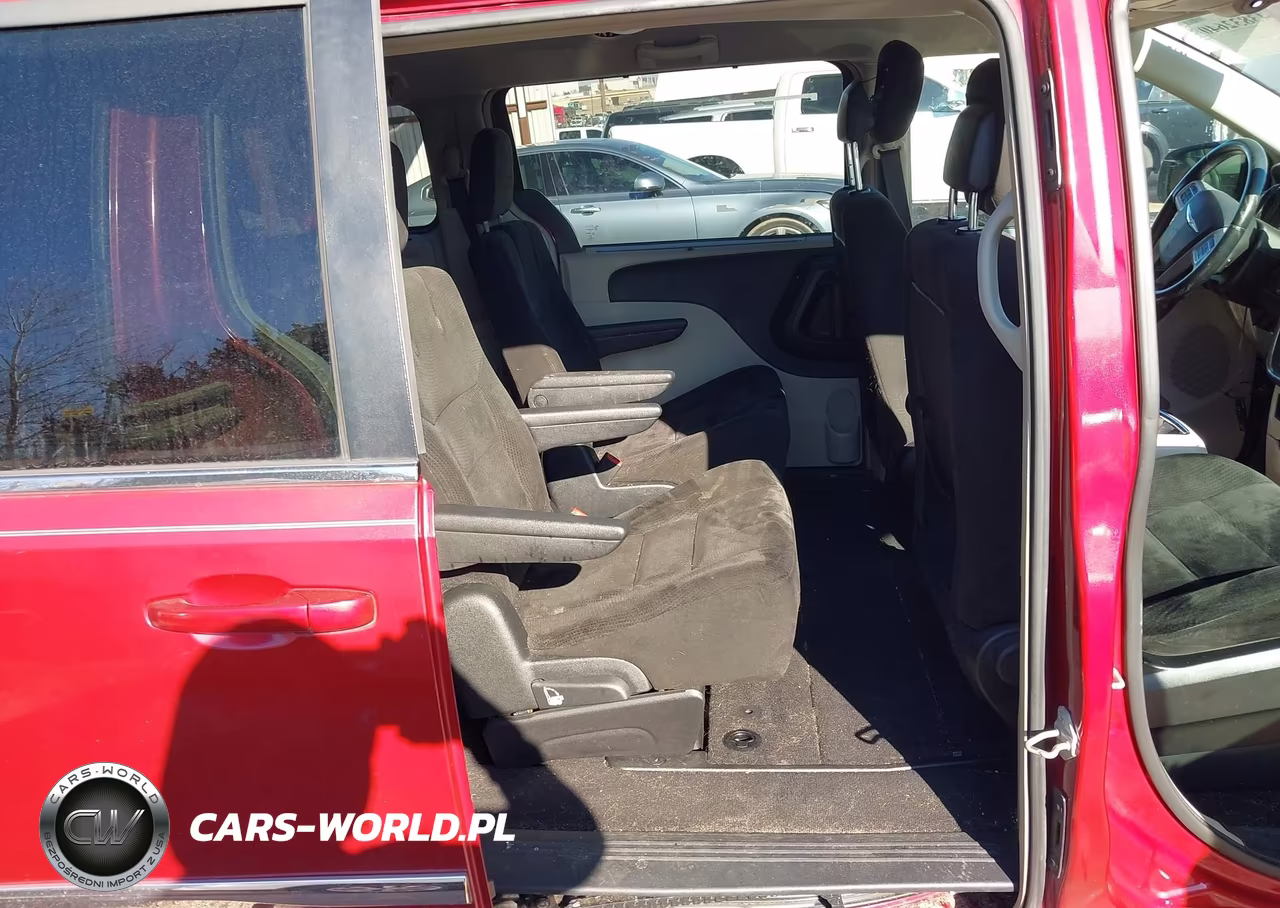 2015 Chrysler Town & Country Touring VIN:2C4RC1BG5FR583176 - 8