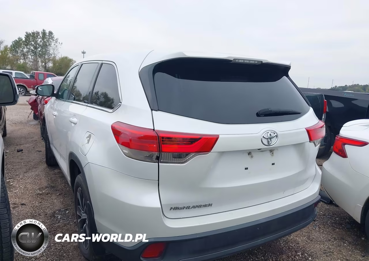 2019 Toyota Highlander Le VIN:5TDZARFH8KS053423 - 14