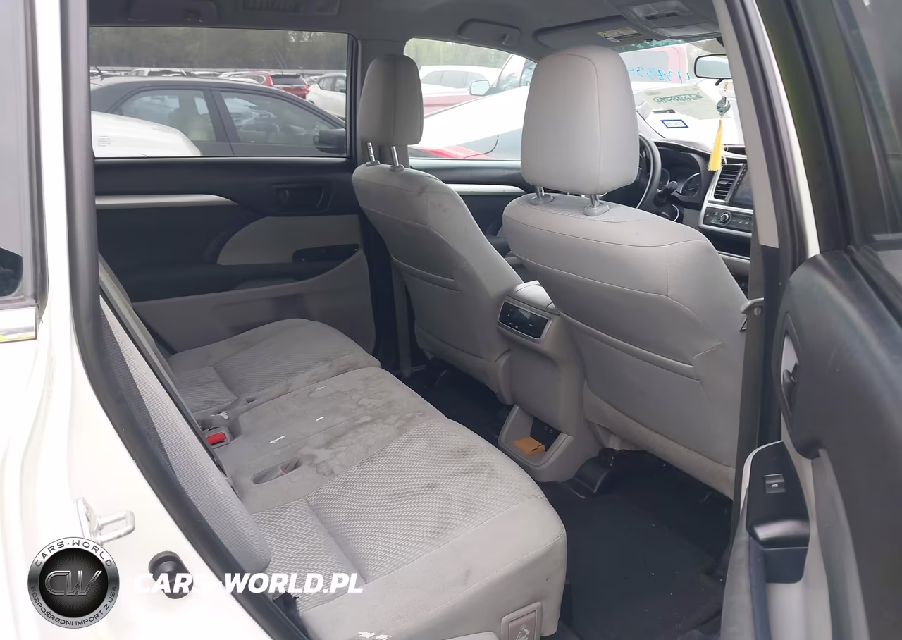2019 Toyota Highlander Le VIN:5TDZARFH8KS053423 - 8