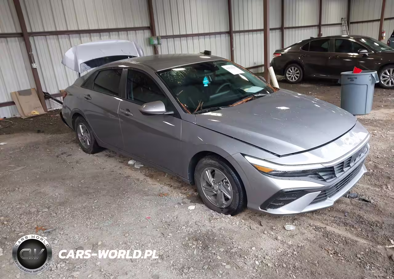 2025 Hyundai Elantra Se