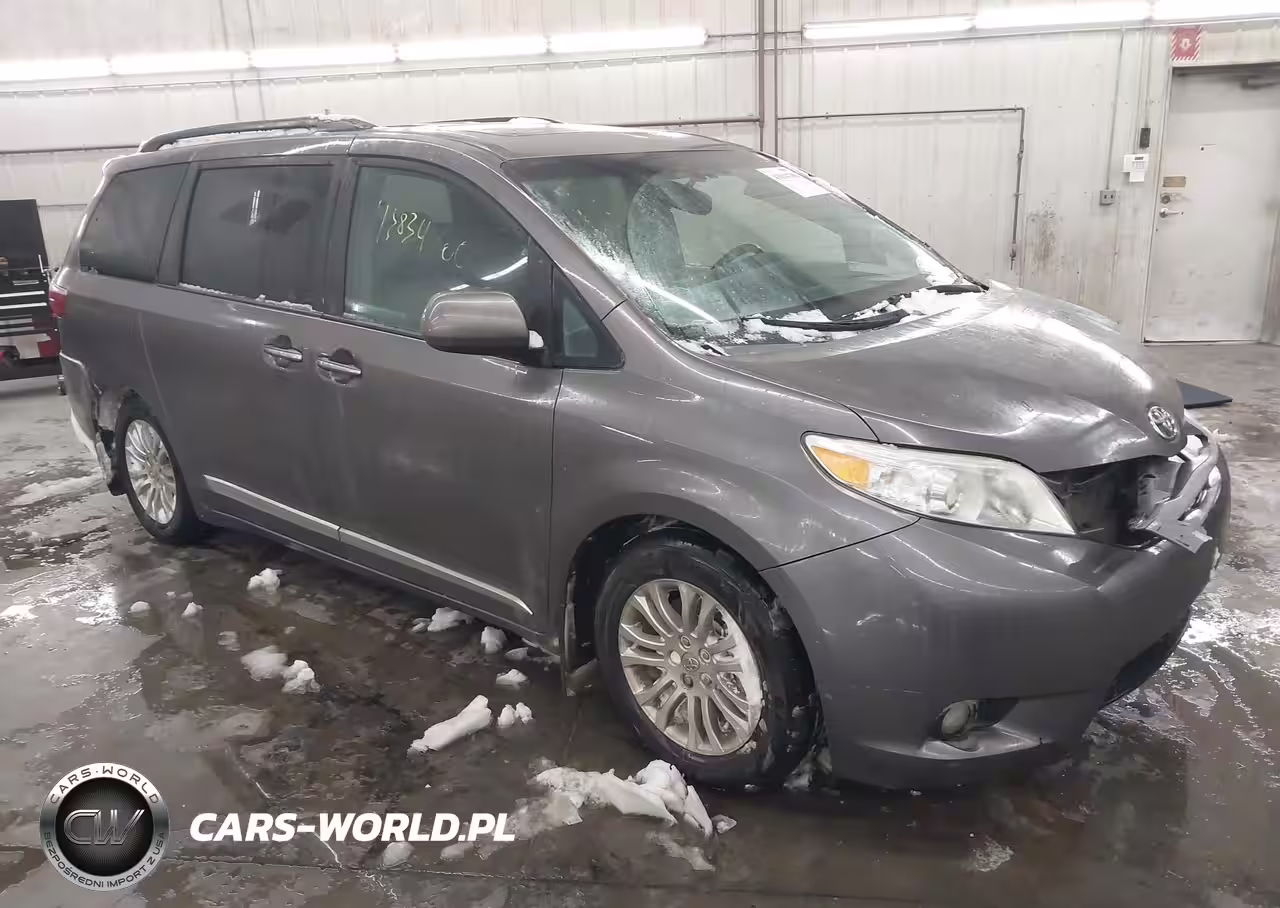 2015 Toyota Sienna Xle 8 Passenger