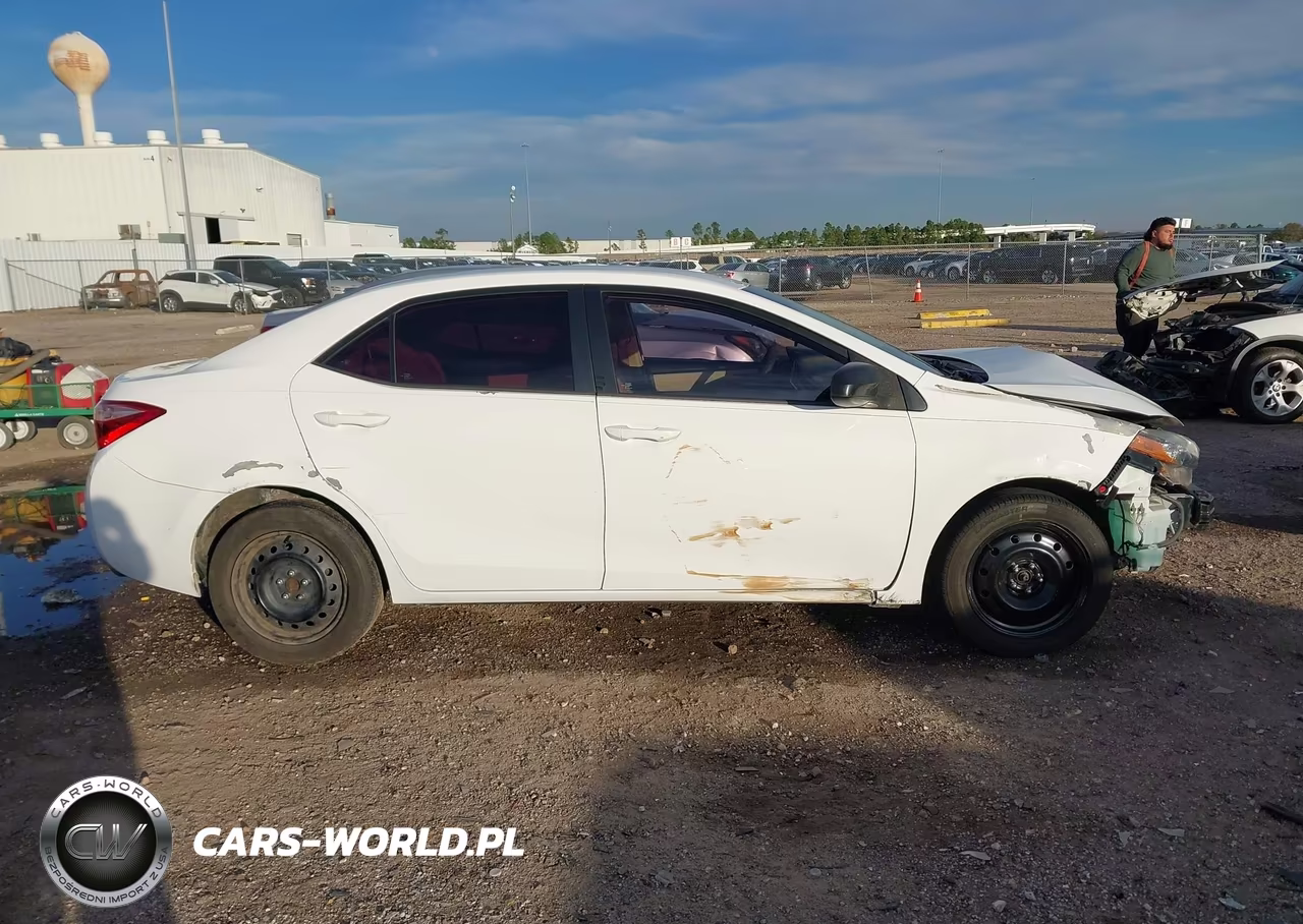 2017 Toyota Corolla Le VIN:5YFBURHE4HP593817 - 14