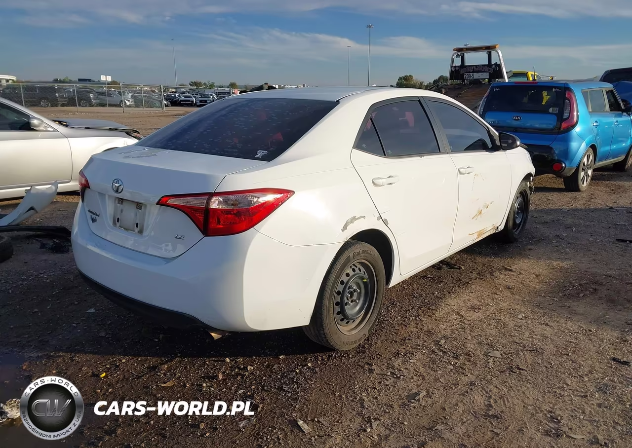 2017 Toyota Corolla Le VIN:5YFBURHE4HP593817 - 4