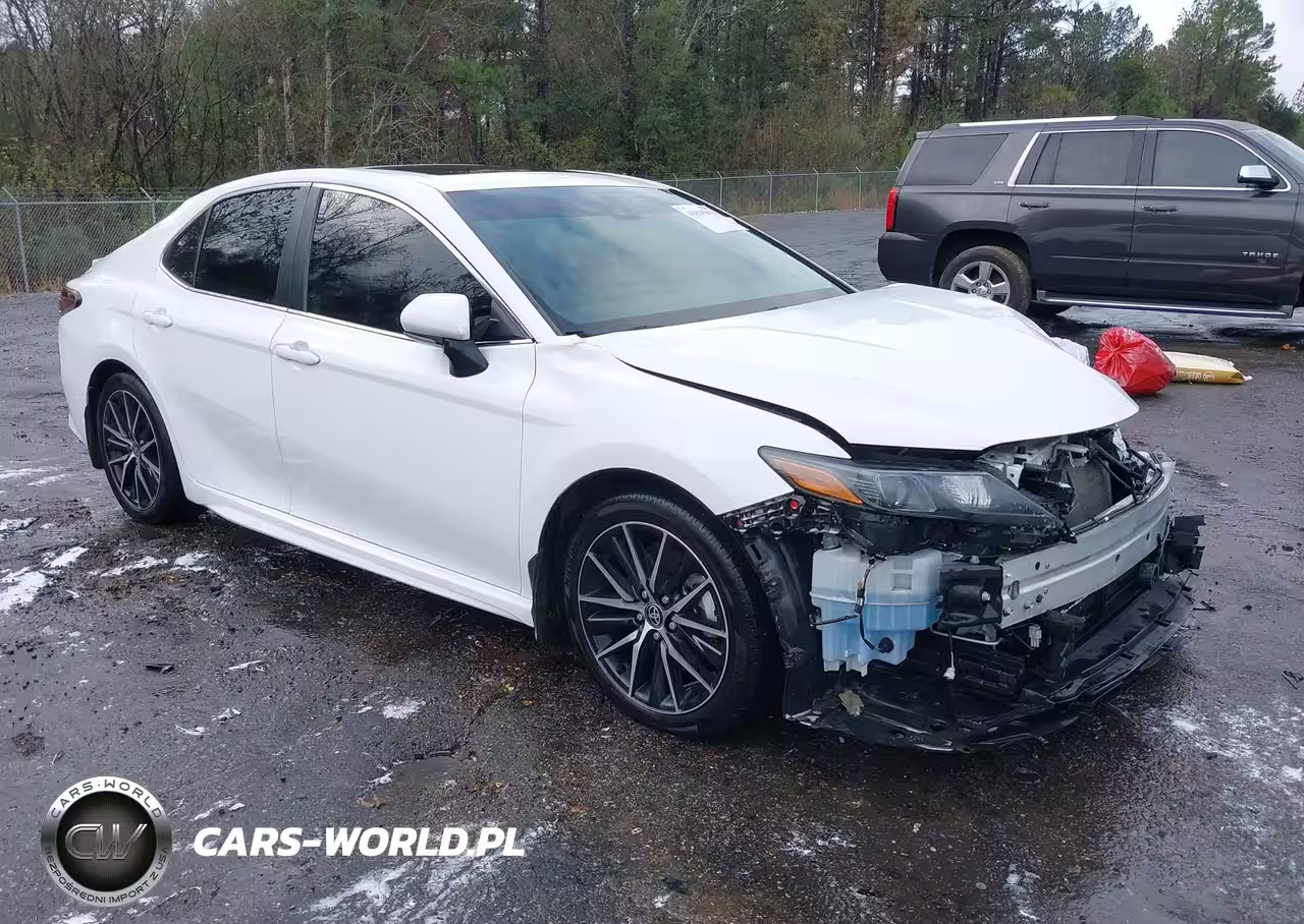 2024 Toyota Camry Hybrid Se
