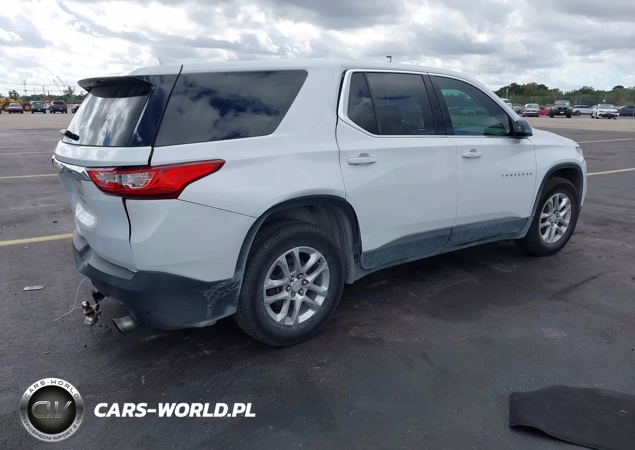 2019 Chevrolet Traverse Ls VIN:1GNERFKW2KJ136621 - 4