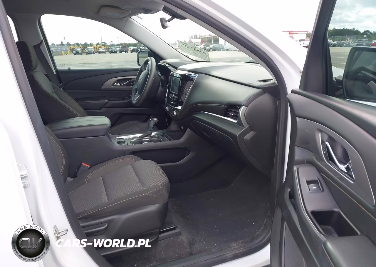 2019 Chevrolet Traverse Ls VIN:1GNERFKW2KJ136621 - 5
