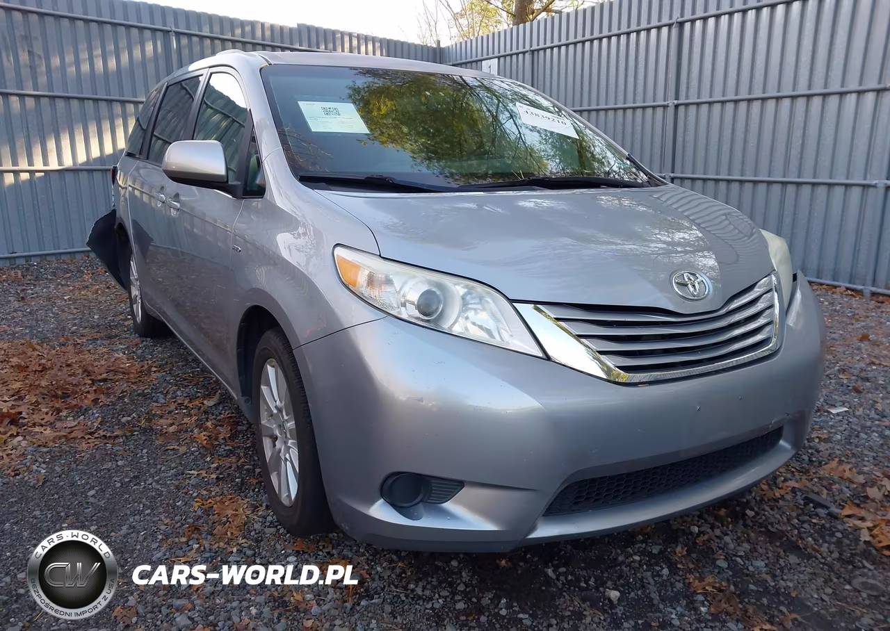 2017 Toyota Sienna Le 7 Passenger