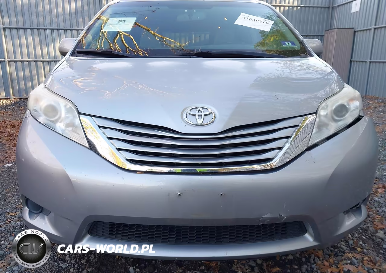 2017 Toyota Sienna Le 7 Passenger VIN:5TDJZ3DC8HS167277 - 12