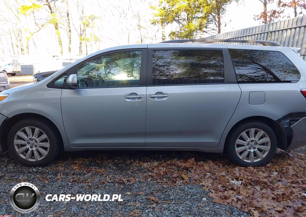 2017 Toyota Sienna Le 7 Passenger VIN:5TDJZ3DC8HS167277 - 14