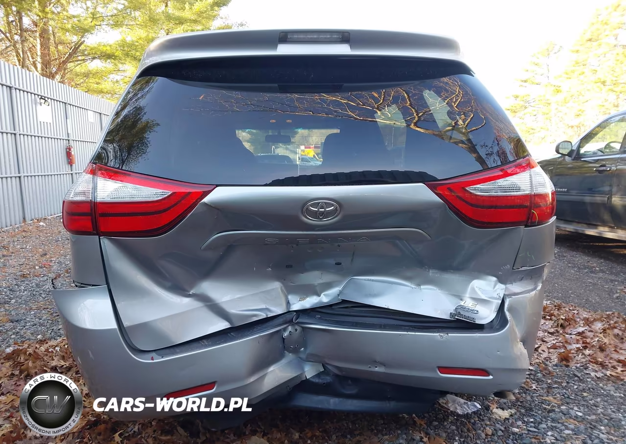 2017 Toyota Sienna Le 7 Passenger VIN:5TDJZ3DC8HS167277 - 16