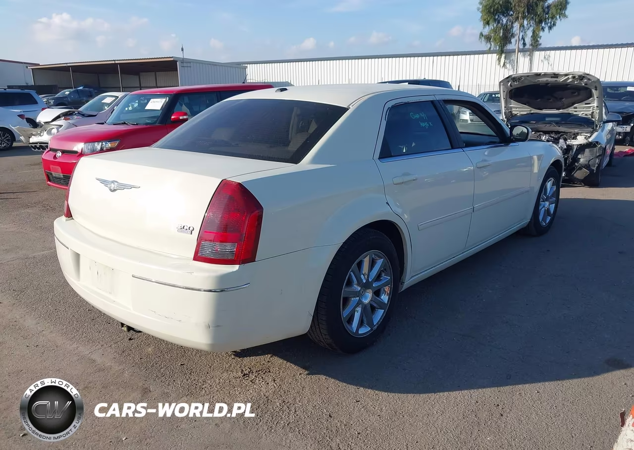 2007 Chrysler 300 Touring VIN:2C3KA53G27H629183 - 4