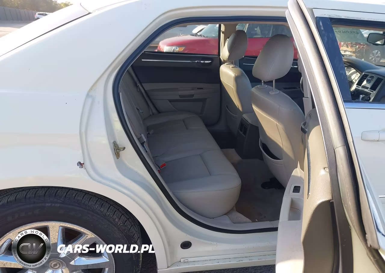 2007 Chrysler 300 Touring VIN:2C3KA53G27H629183 - 8