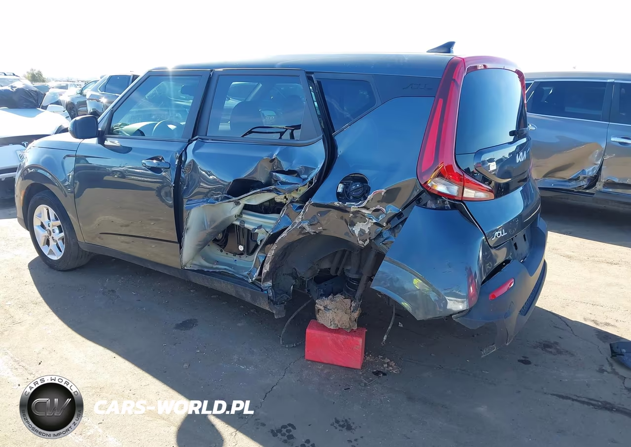 2022 Kia Soul S VIN:KNDJ23AU8N7817801 - 3