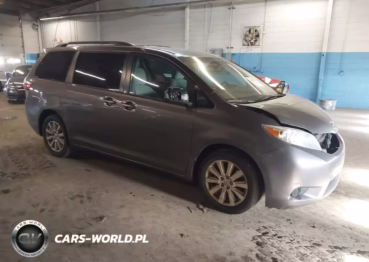 2015 Toyota Sienna Le 7 Passenger