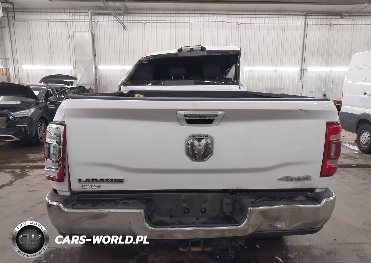 2019 Ram 3500 Limited 4X4 6'4 Box VIN:3C63R3PLXKG624334 - 8