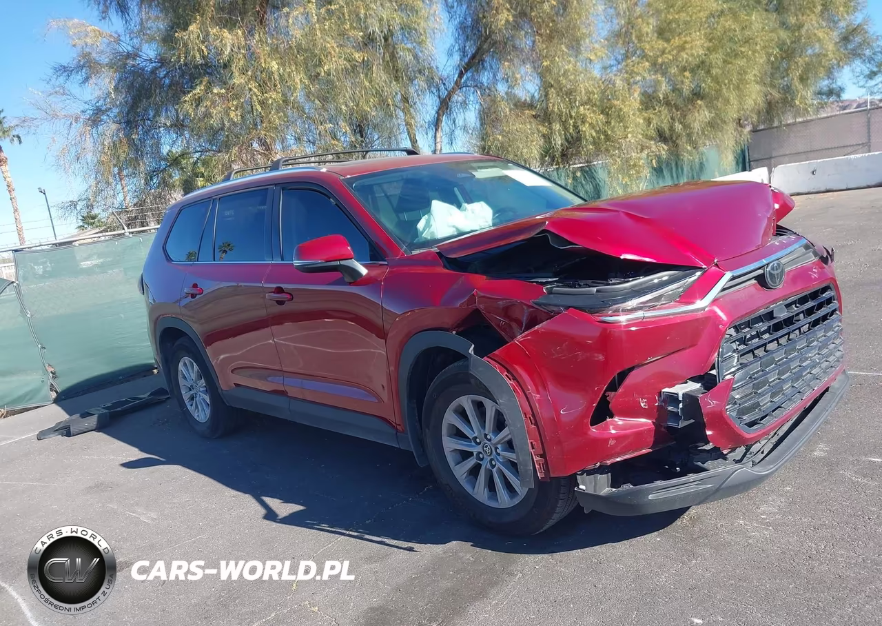 2025 Toyota Grand Highlander Xle VIN:5TDAAAB58SS082155 - 17
