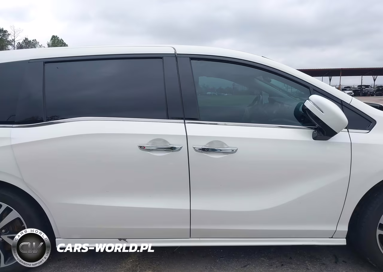 2018 Honda Odyssey Elite VIN:5FNRL6H94JB001840 - 13