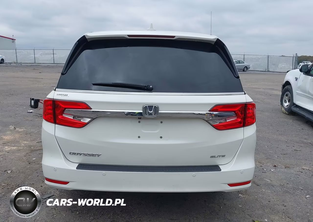 2018 Honda Odyssey Elite VIN:5FNRL6H94JB001840 - 16