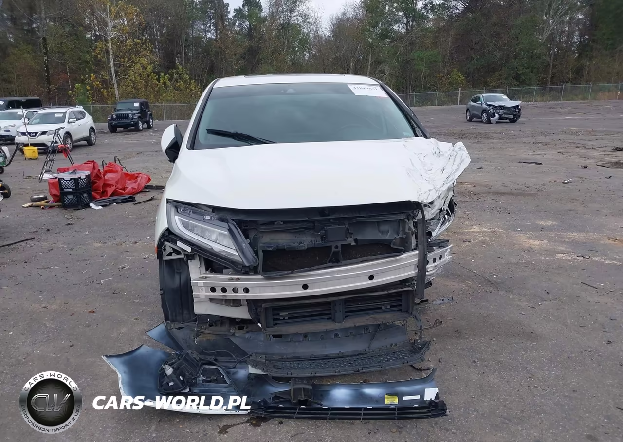 2018 Honda Odyssey Elite VIN:5FNRL6H94JB001840 - 17