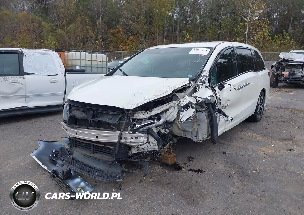 2018 Honda Odyssey Elite VIN:5FNRL6H94JB001840 - 6
