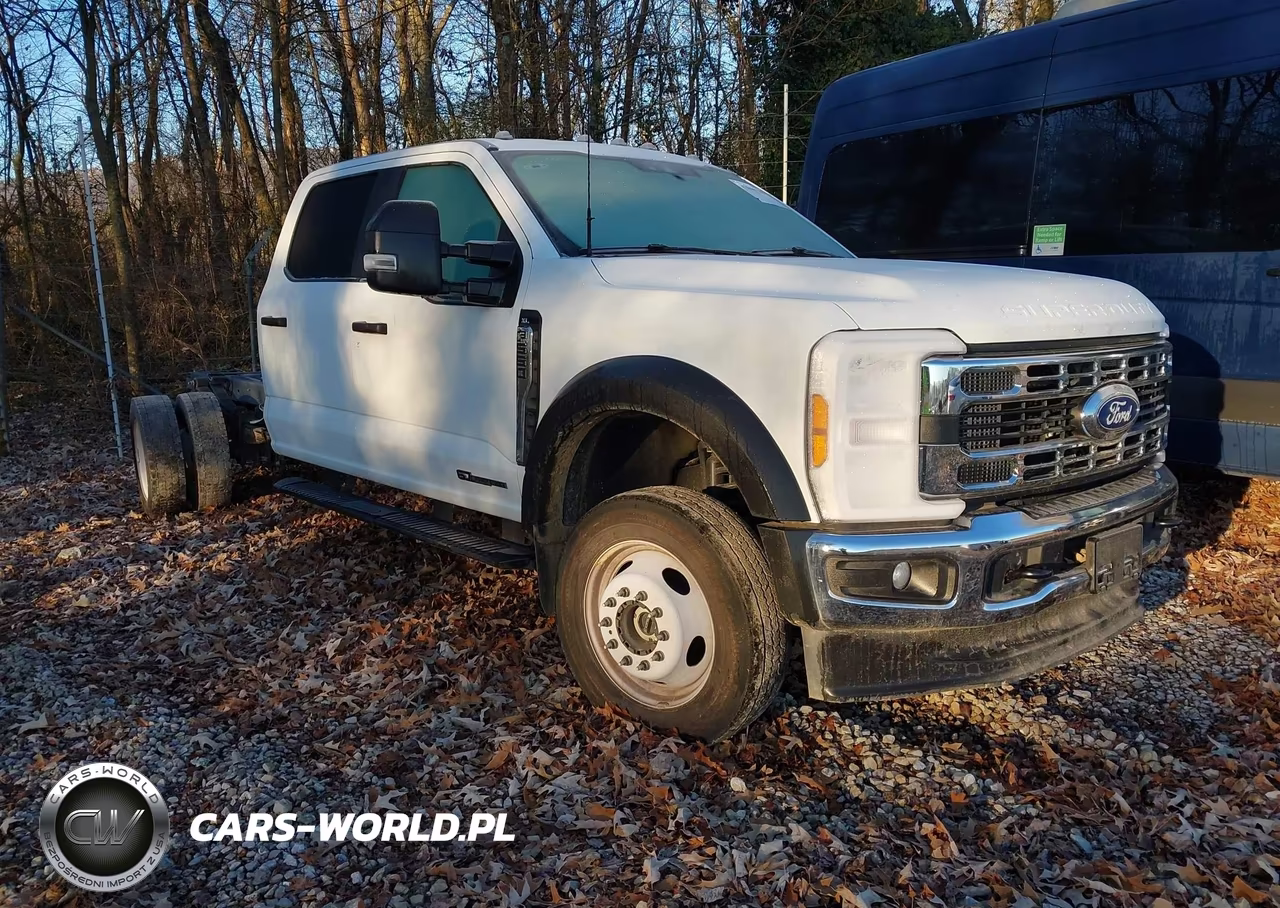 2025 Ford F-550 Chassis Xl