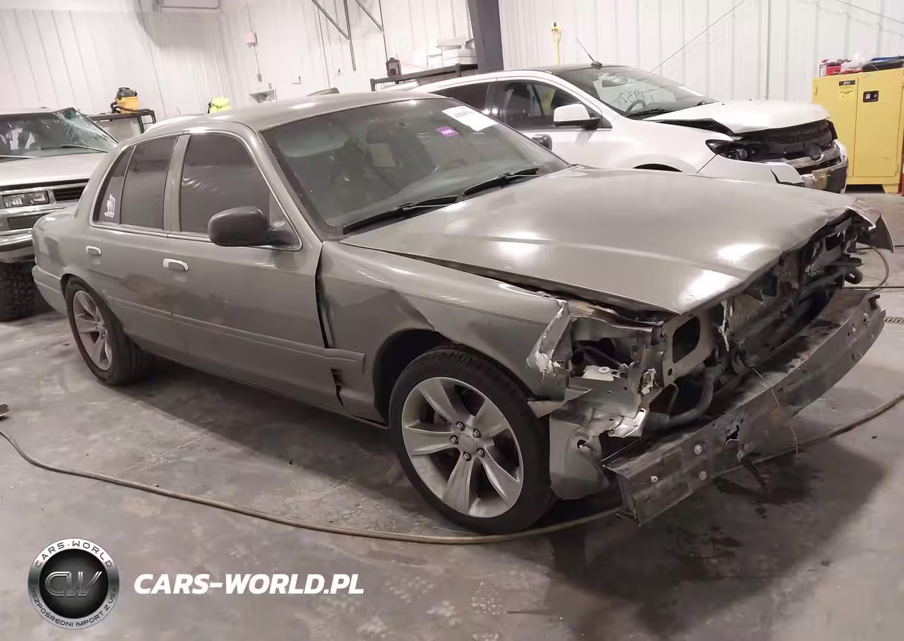 2004 Ford Crown Victoria Lx