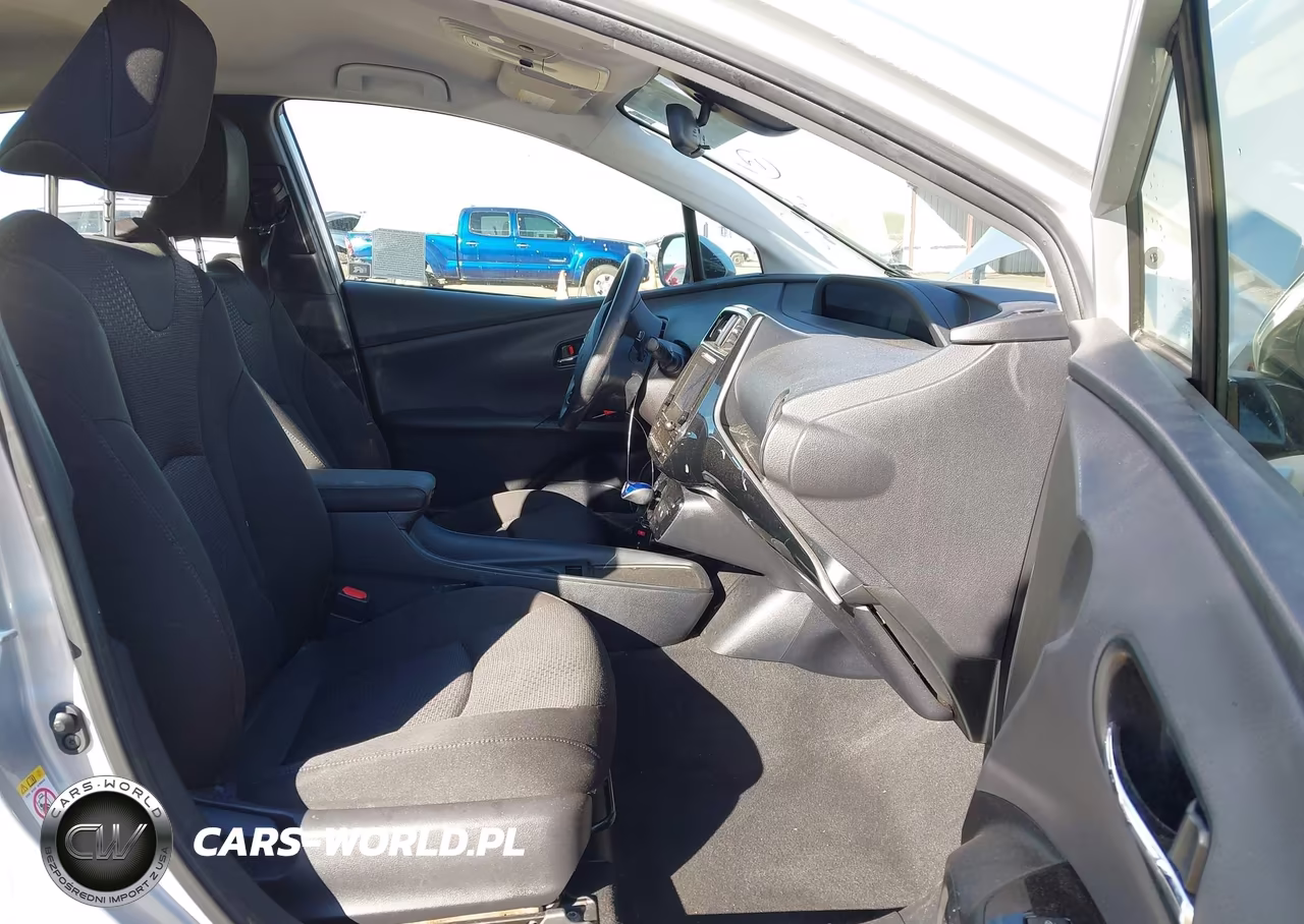 2019 Toyota Prius Le VIN:JTDKARFU3K3072929 - 5