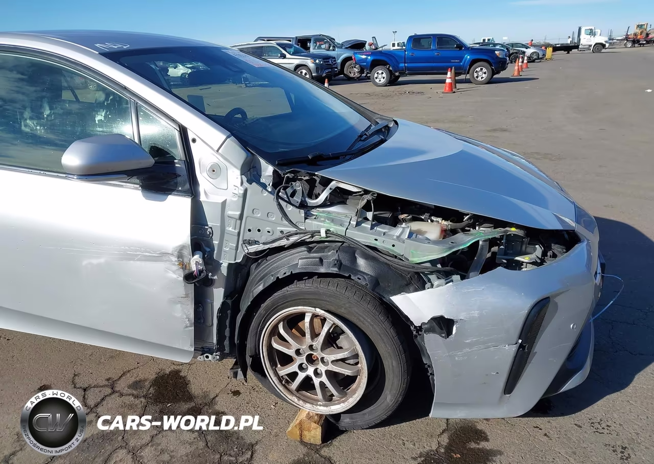 2019 Toyota Prius Le VIN:JTDKARFU3K3072929 - 6