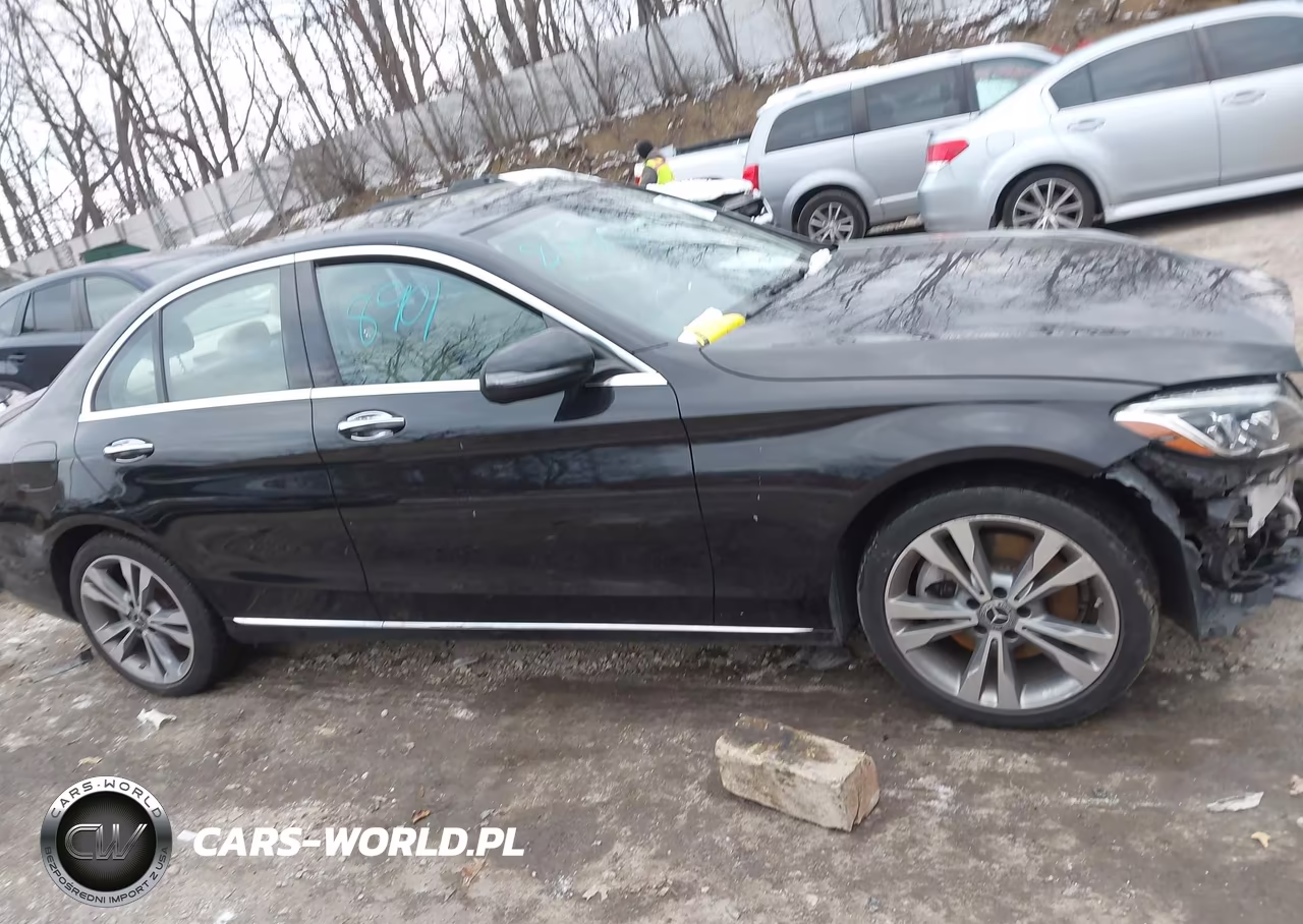 2018 Mercedes-Benz C 300 4Matic VIN:55SWF4KB6JU251900 - 13