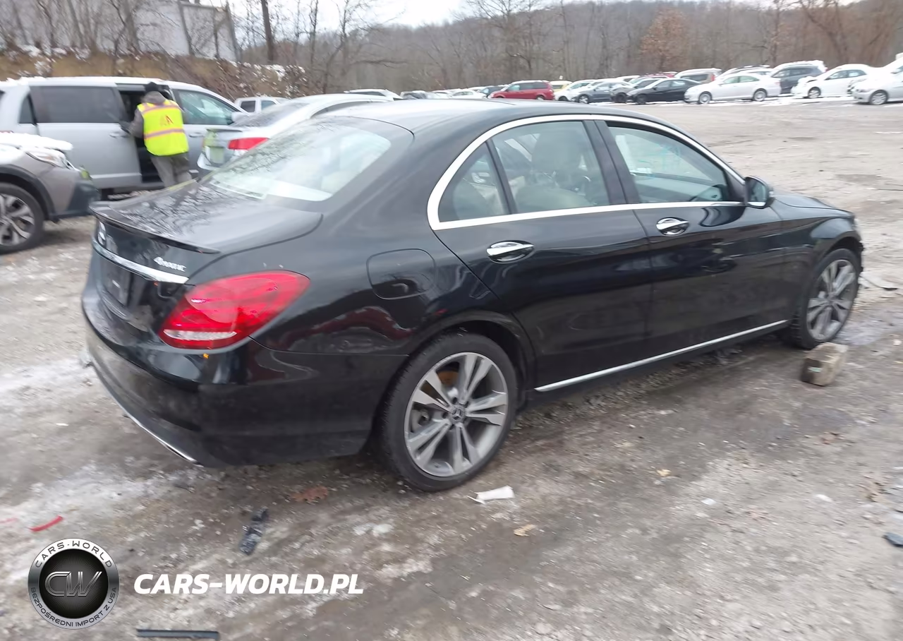 2018 Mercedes-Benz C 300 4Matic VIN:55SWF4KB6JU251900 - 4