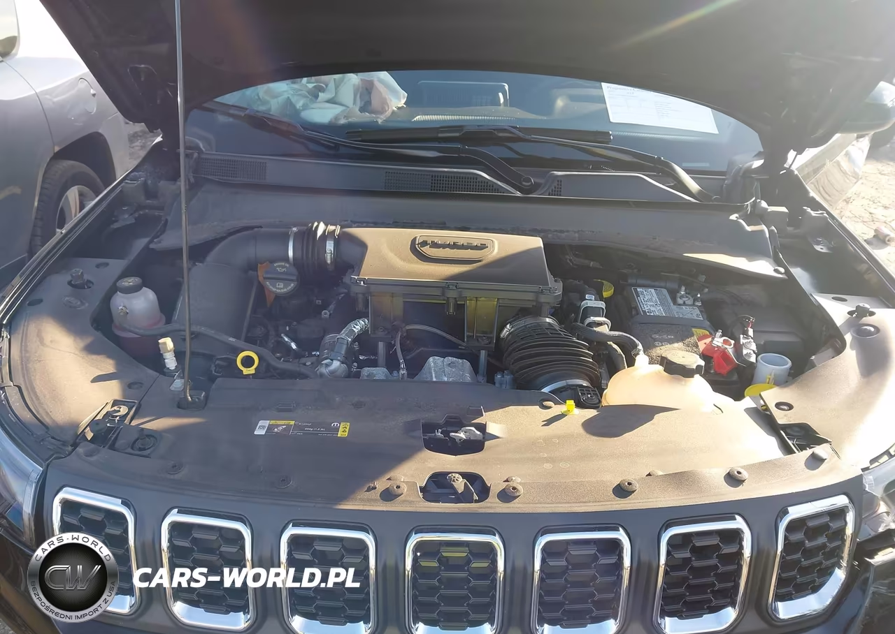 2025 Jeep Compass Latitude 4X4 VIN:3C4NJDBN9ST588392 - 10