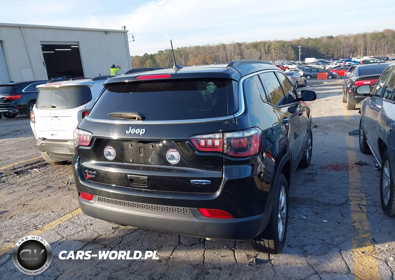 2025 Jeep Compass Latitude 4X4 VIN:3C4NJDBN9ST588392 - 4