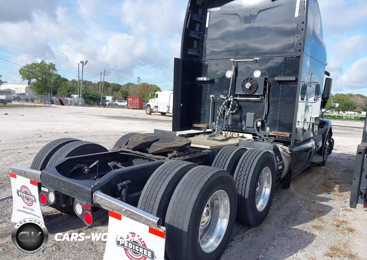 2020 Peterbilt 579 VIN:1XPBDP9X0LD669371 - 4