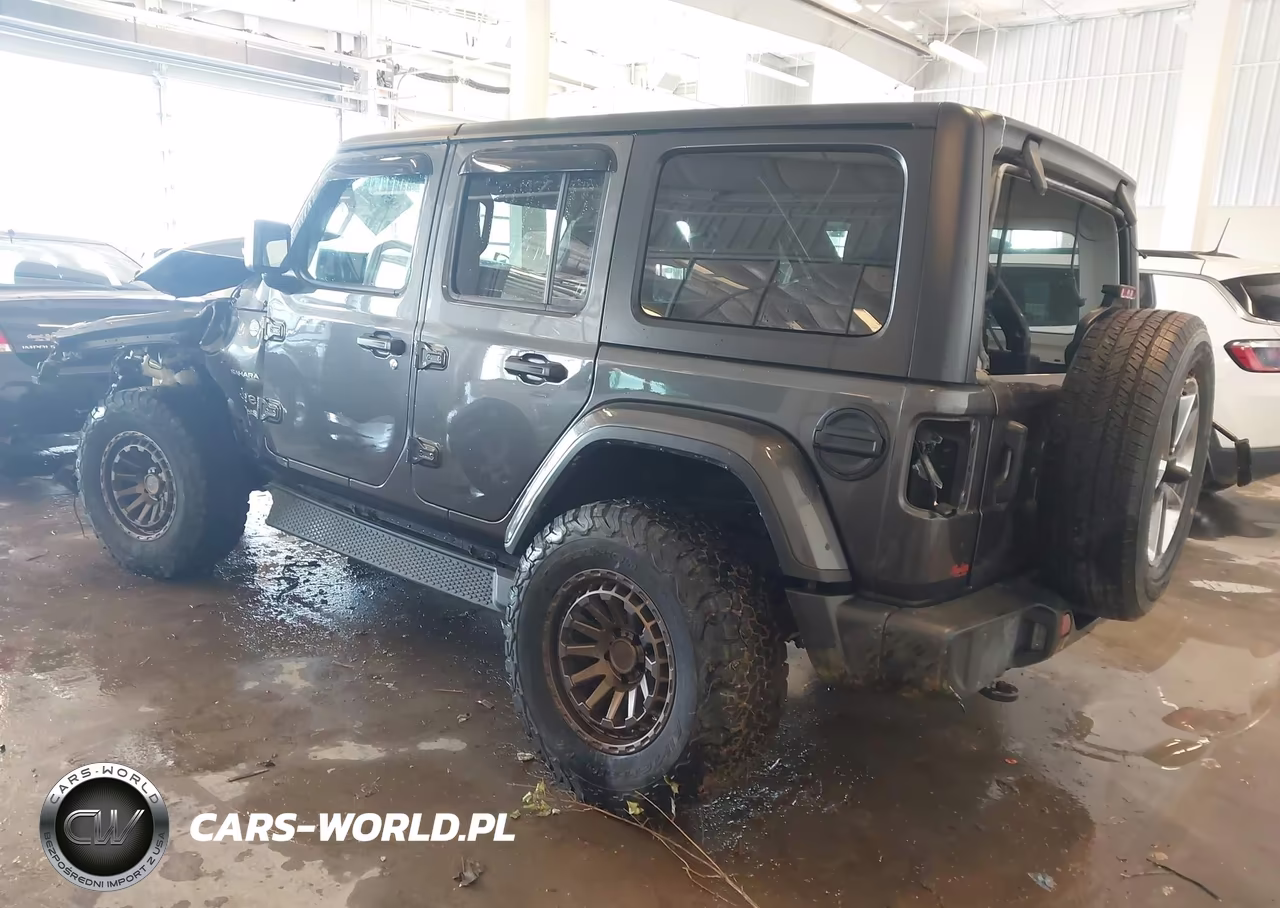 2021 Jeep Wrangler Unlimited Sahara 4X4 VIN:1C4HJXEG1MW638243 - 3
