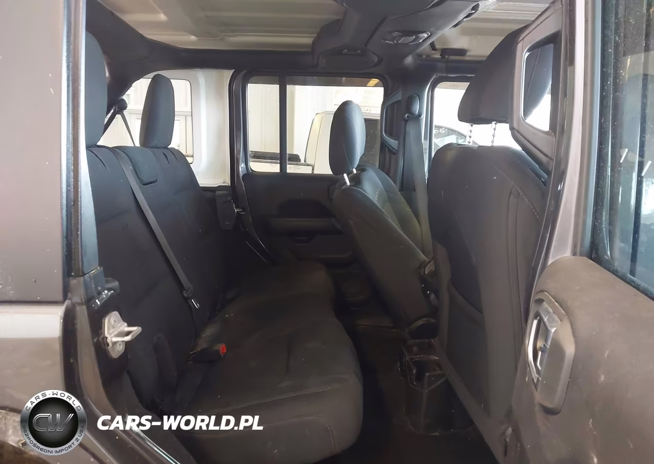 2021 Jeep Wrangler Unlimited Sahara 4X4 VIN:1C4HJXEG1MW638243 - 8