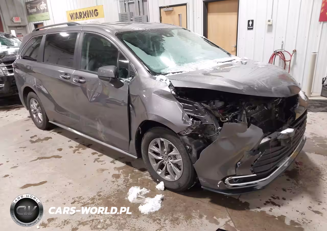 2023 Toyota Sienna Xle