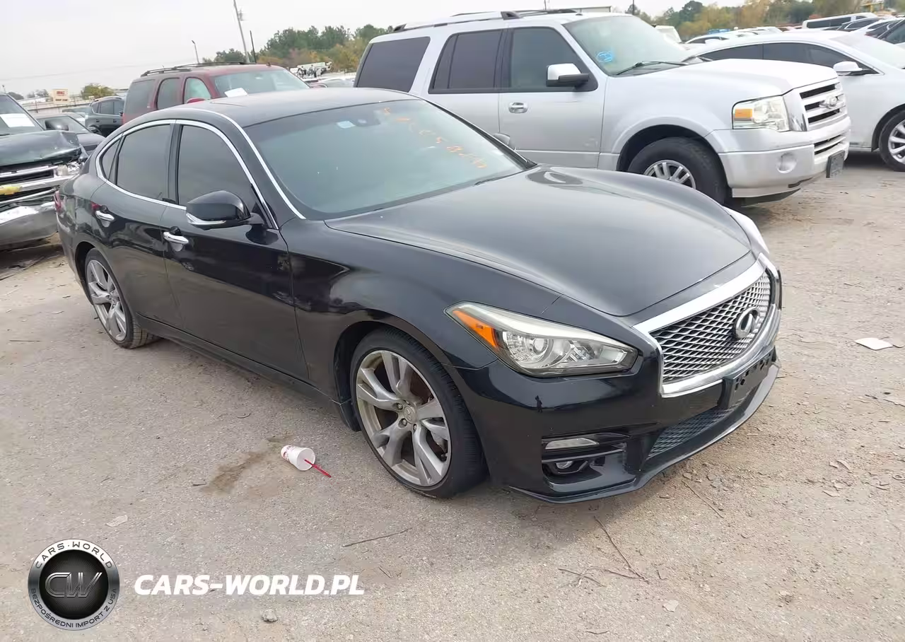 2015 Infiniti Q70 5.6