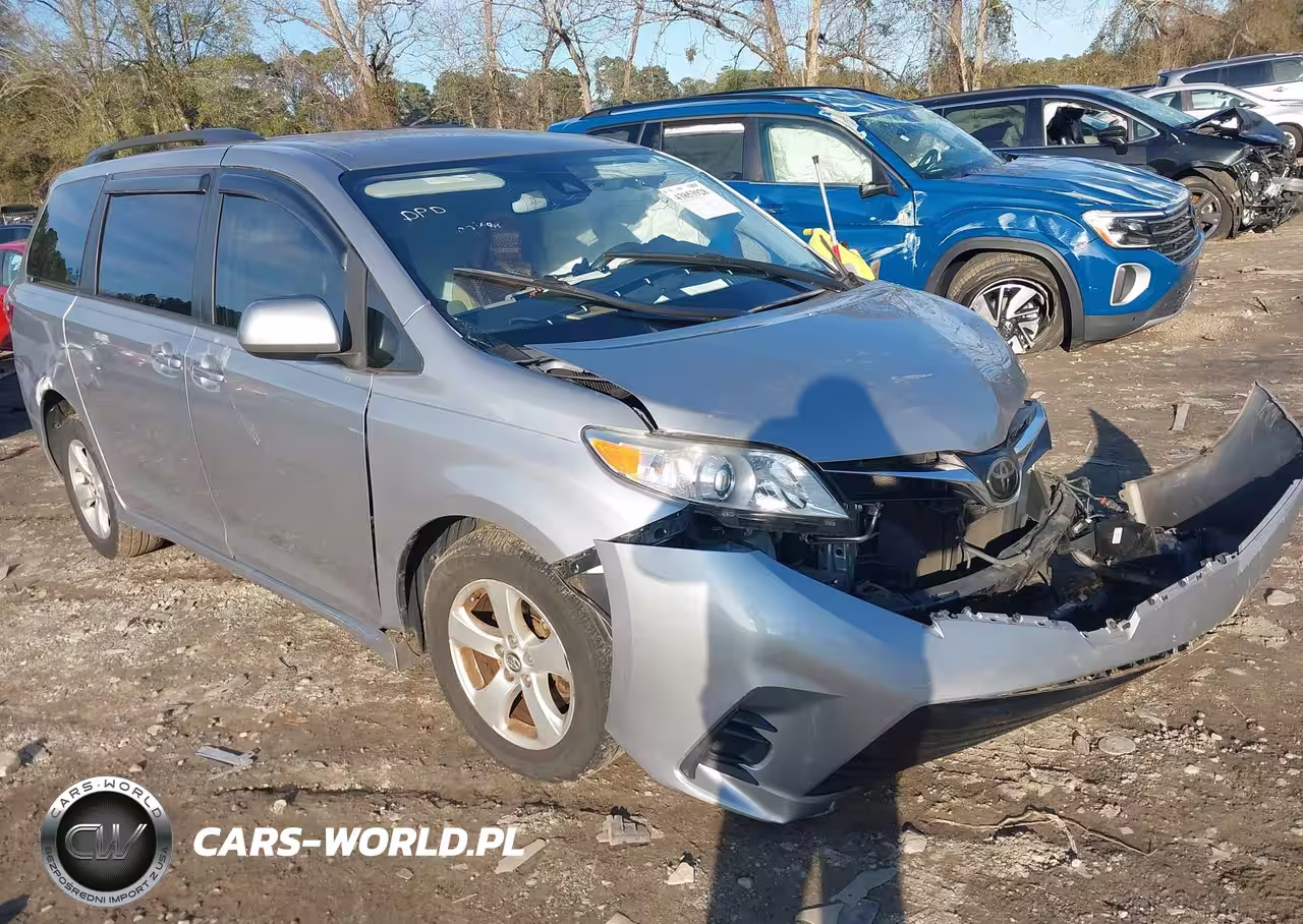 2018 Toyota Sienna Le 8 Passenger