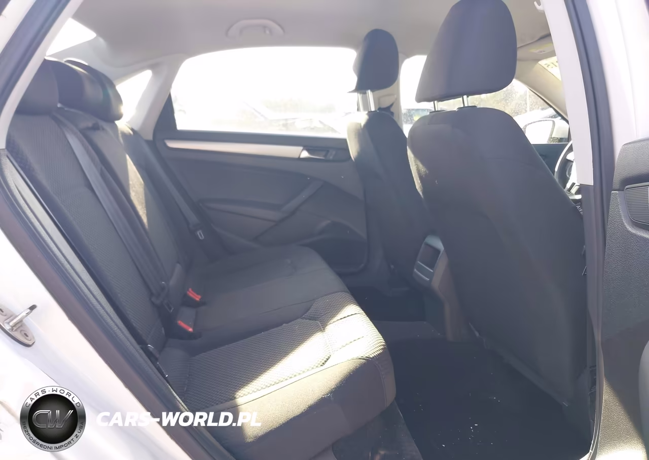 2015 Volkswagen Passat 1.8T S VIN:1VWAT7A33FC016968 - 8