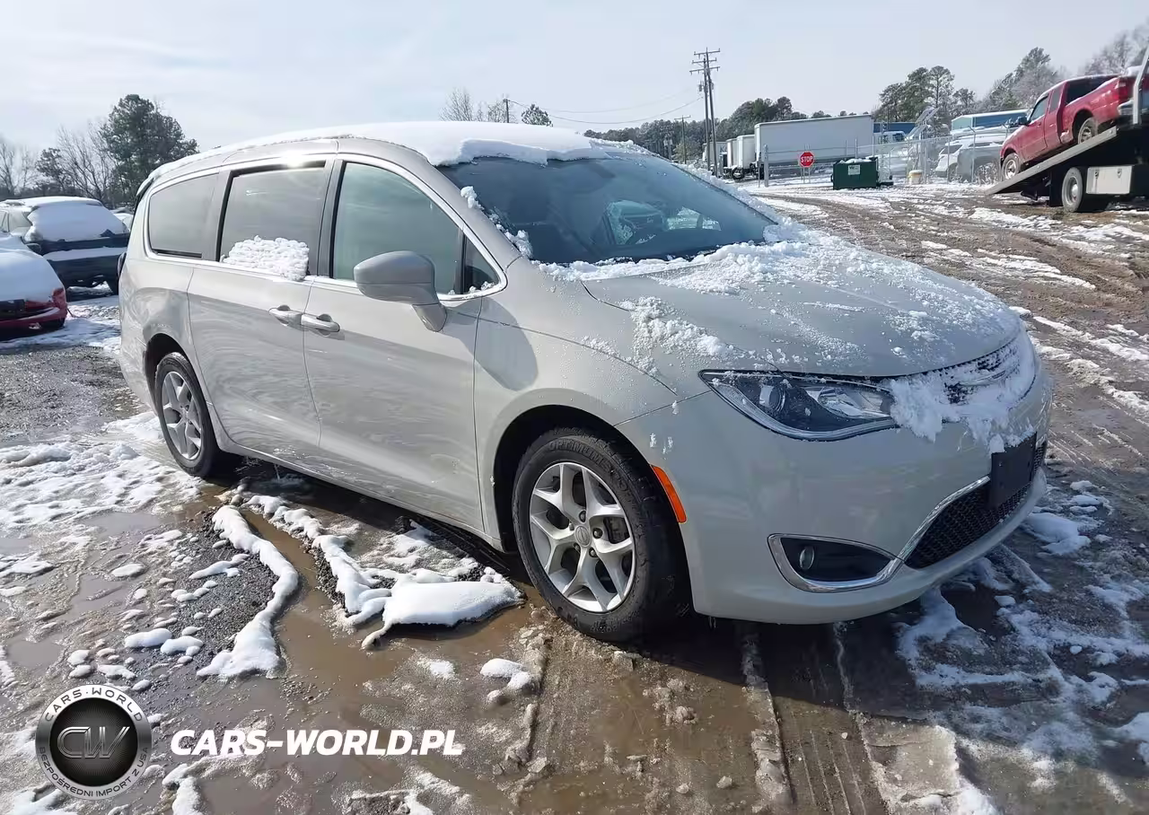 2020 Chrysler Pacifica Touring