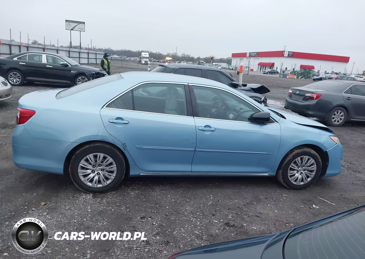 2013 Toyota Camry Le VIN:4T4BF1FK2DR290442 - 13