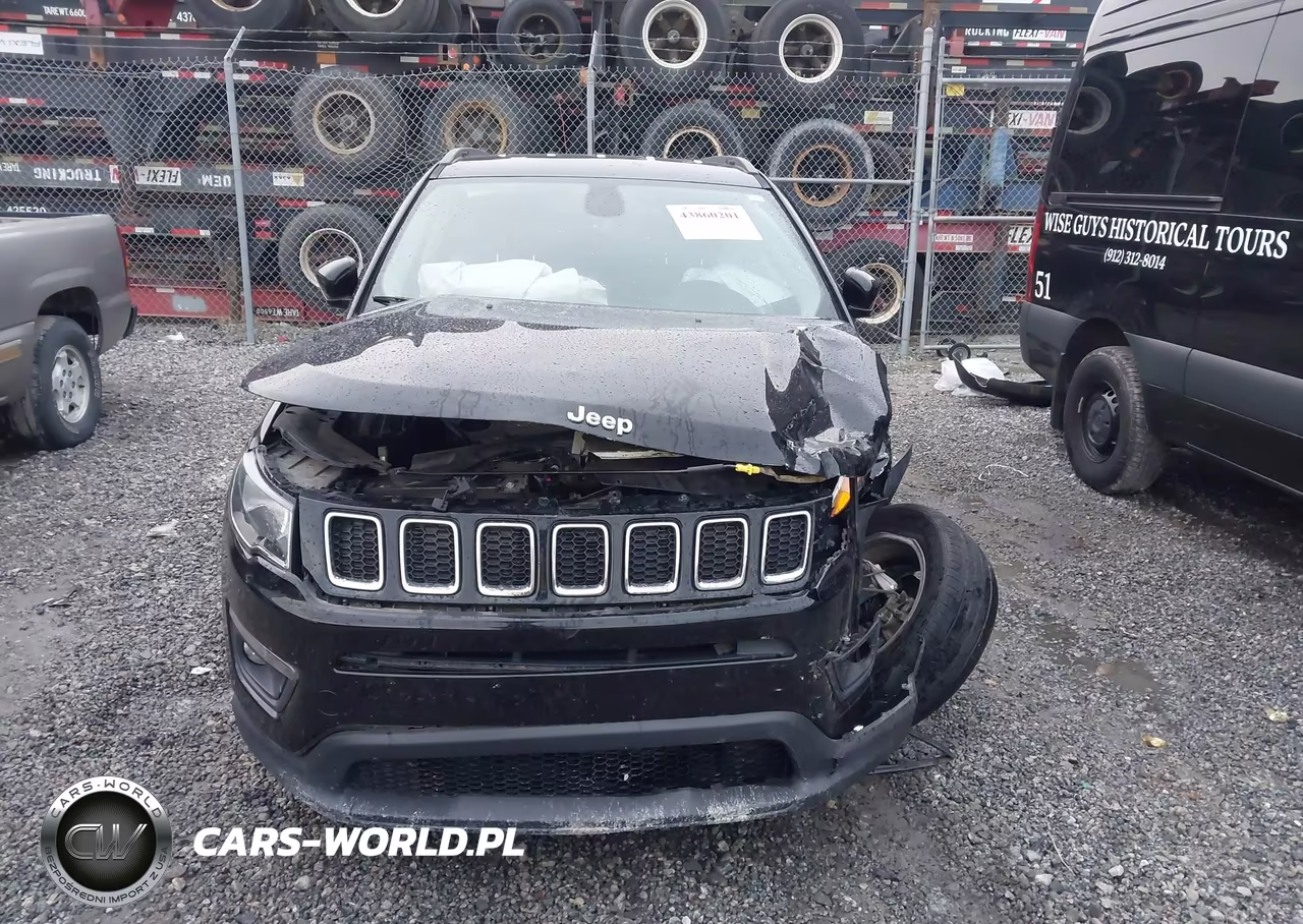 2018 Jeep Compass Latitude 4X4 VIN:3C4NJDBB6JT250081 - 13