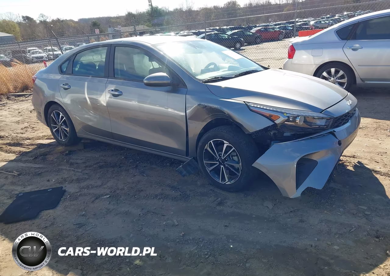 2024 Kia Forte Lxs