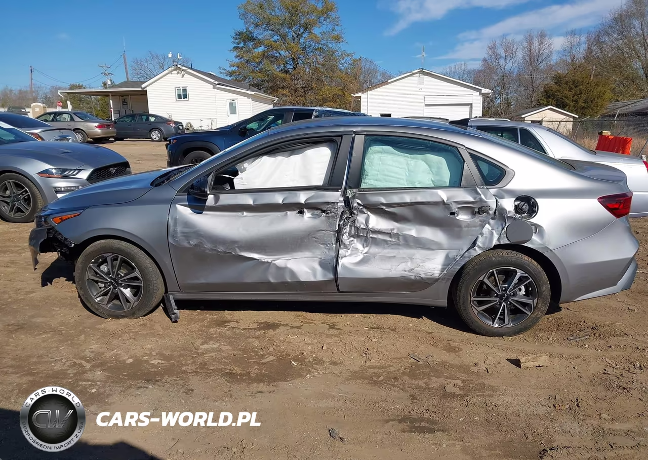 2024 Kia Forte Lxs VIN:3KPF24AD7RE710238 - 14