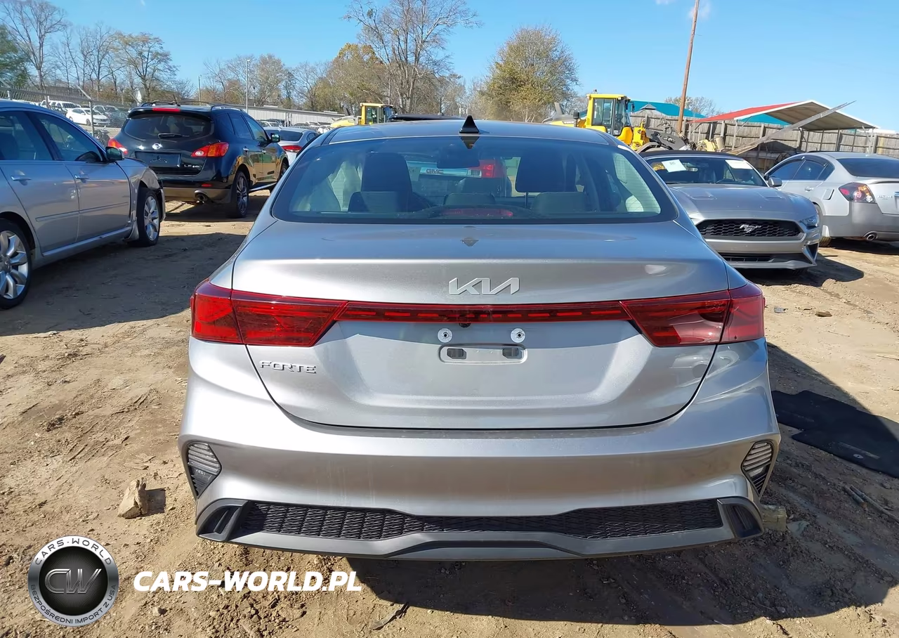 2024 Kia Forte Lxs VIN:3KPF24AD7RE710238 - 16