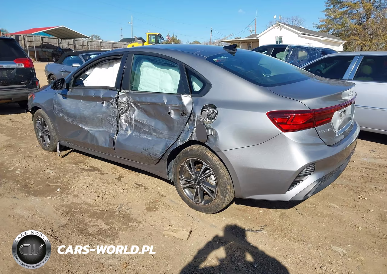 2024 Kia Forte Lxs VIN:3KPF24AD7RE710238 - 3