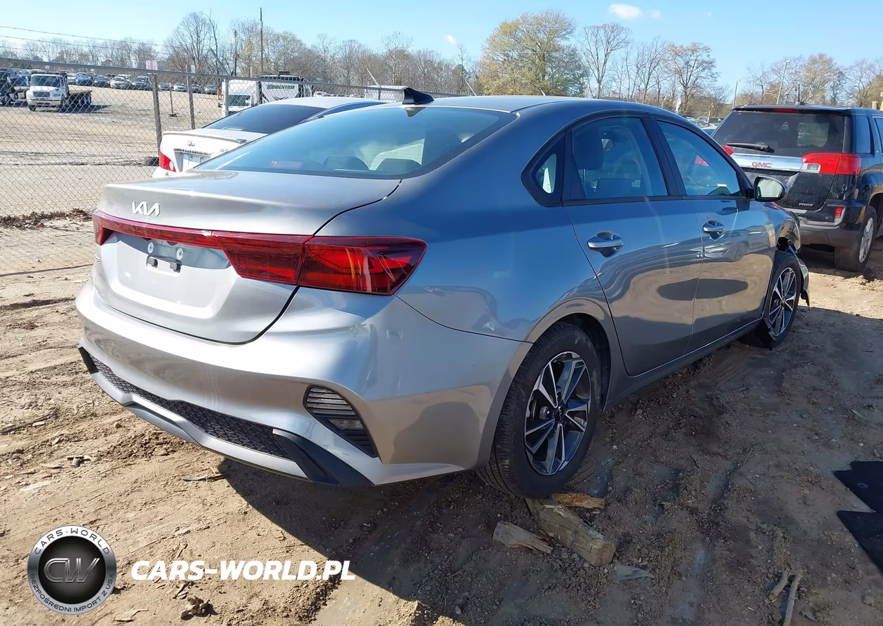 2024 Kia Forte Lxs VIN:3KPF24AD7RE710238 - 4